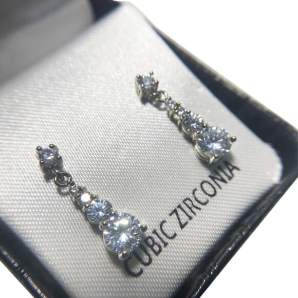 Tear Drop Stud Earrings Cubic Zirconia - Picture 3 of 3